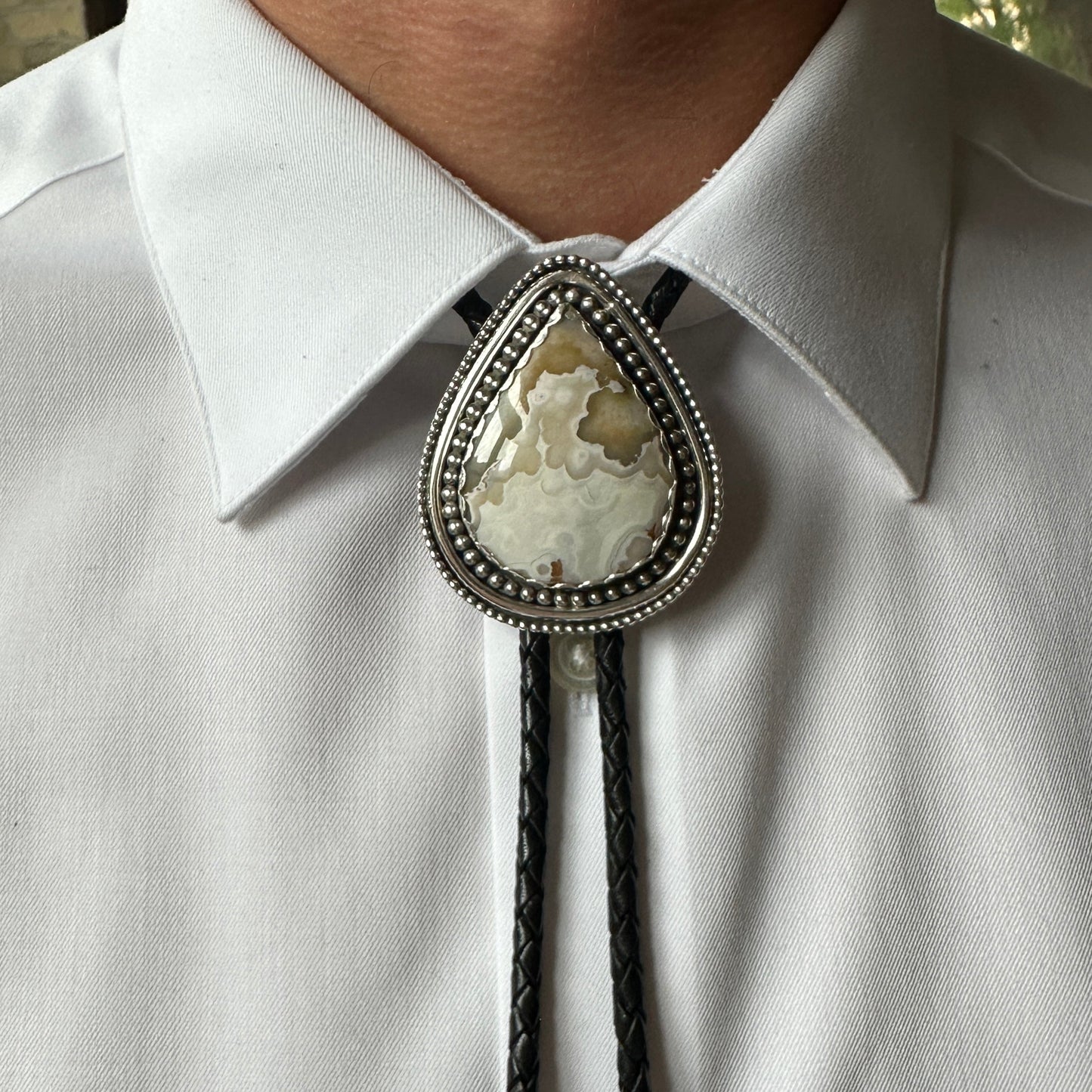 White Stunner Banded Agate Bolo