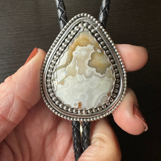 White Stunner Banded Agate Bolo